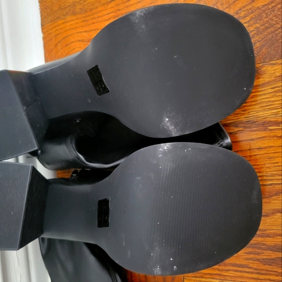 Knee-high boots - Picture 2 of 4